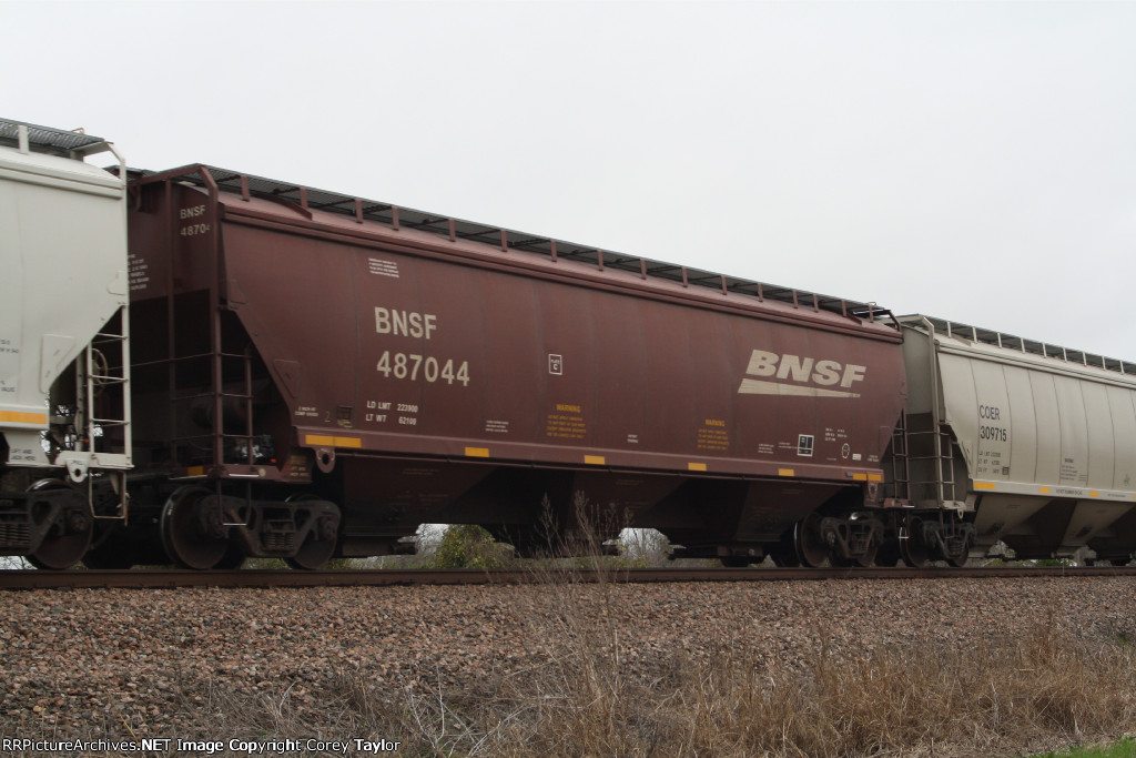 BNSF 487044